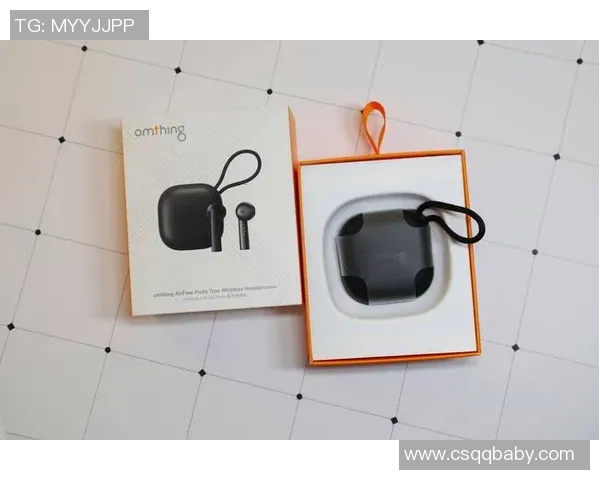 耳机挂件足球星潮流饰品点亮运动风尚,尽显个性与活力